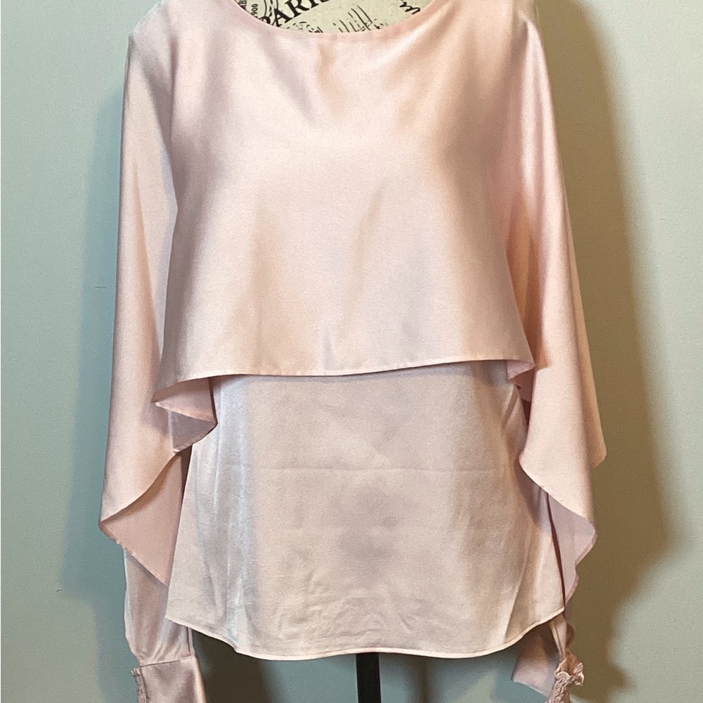 🩵NWT🩵 DKNY SILKY BLOUSE BABY PINK W/LONG BATWING OPEN SLEEVES RUNS BIG SZ XS